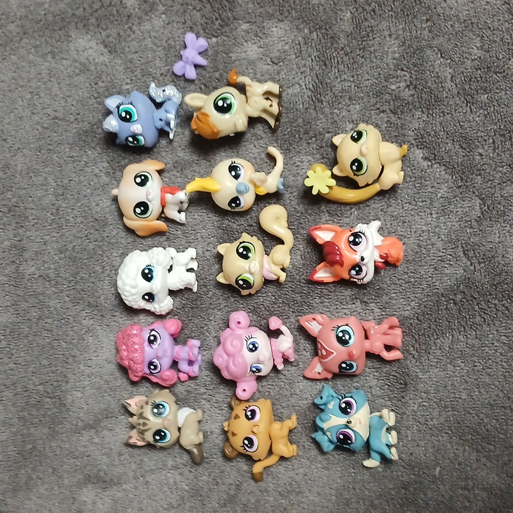 Lot Of Littlest Pet Shop Mini Pets